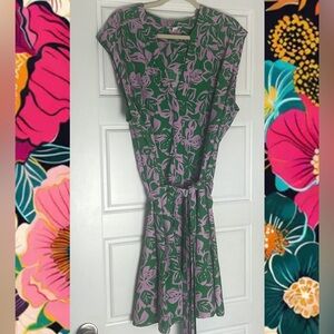 Sleeveless green and pink tie dress